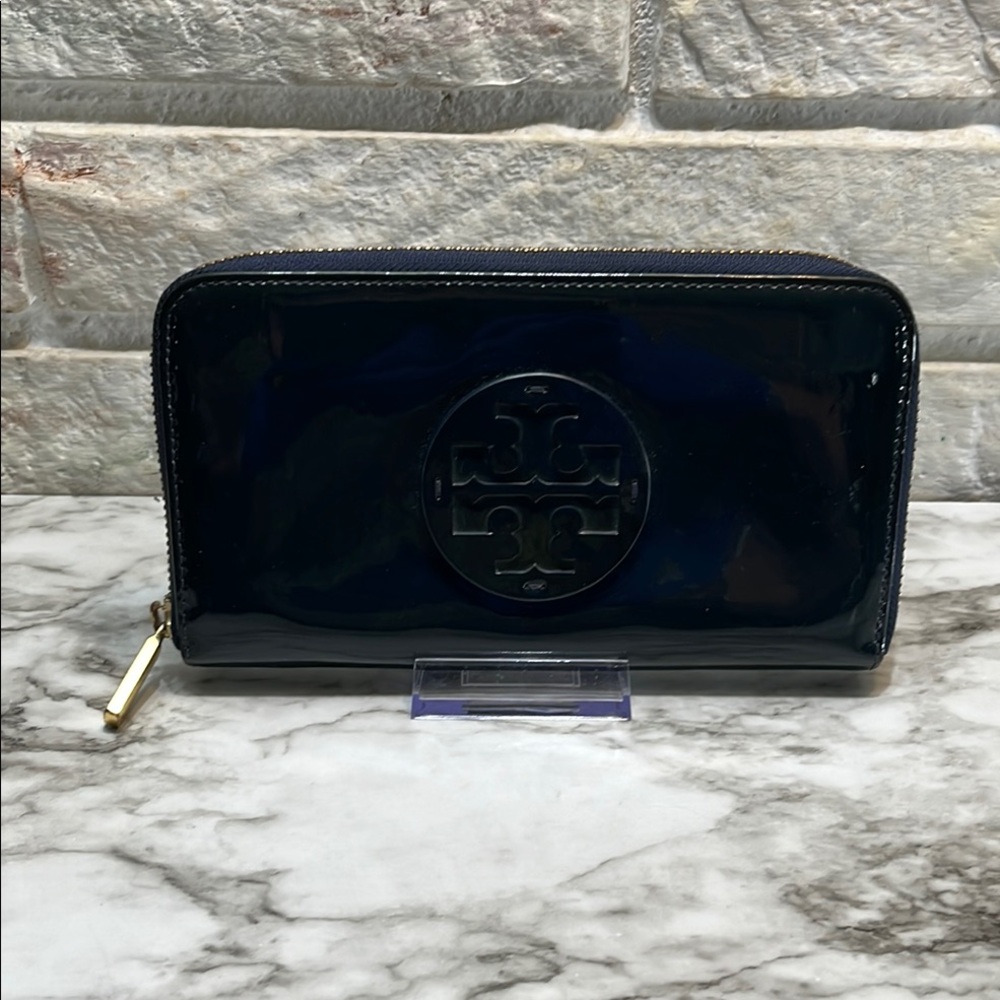 Tory Burch Midnight Blue Patent Leather Zip Continental Wallet Tory Logo GUC - Picture 2 of 13